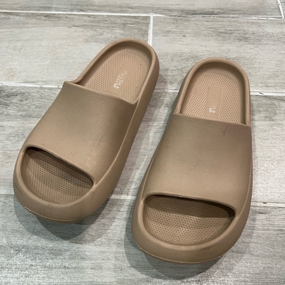 Target Shoes - Tan slides